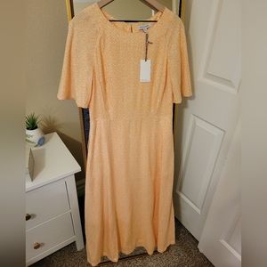 NWT Emily and Fin Suzanna dress in Yellow Ditsy Print Size L